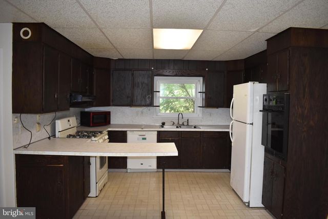 20 HEFFNER RD, Fleetwood, PA 19522