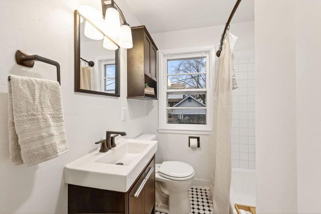 2638 East Lawn Court, Madison, WI 53704