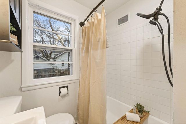 2638 East Lawn Court, Madison, WI 53704