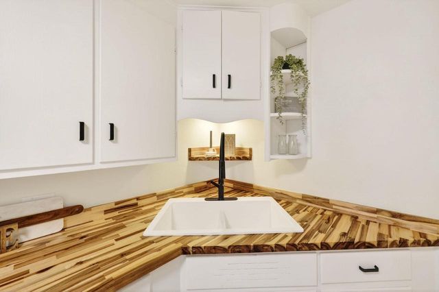 2638 East Lawn Court, Madison, WI 53704