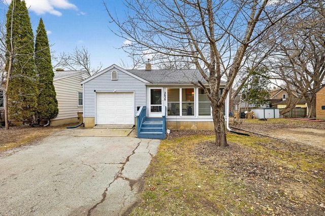 2638 East Lawn Court, Madison, WI 53704