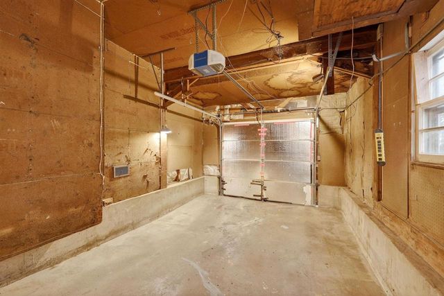 2638 East Lawn Court, Madison, WI 53704