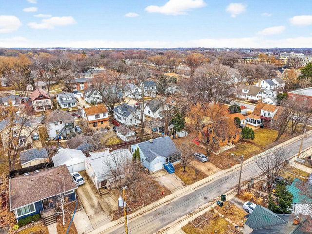 2638 East Lawn Court, Madison, WI 53704