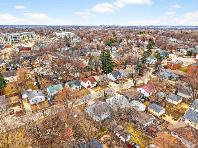 2638 East Lawn Court, Madison, WI 53704