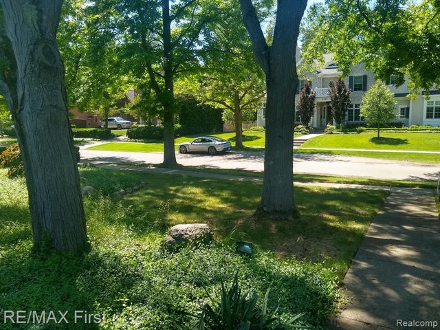 1360 Puritan Avenue, Birmingham, MI 48009