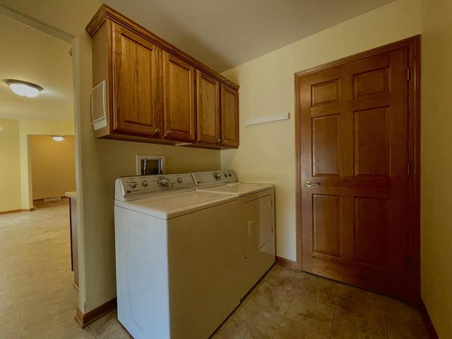 2949 Clearwater LANE, Waukesha, WI 53189