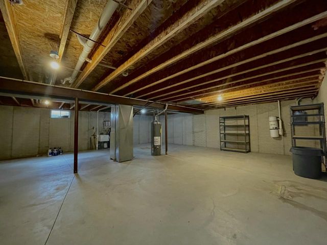 2949 Clearwater LANE, Waukesha, WI 53189