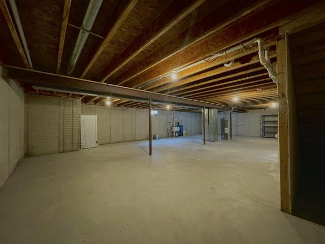 2949 Clearwater LANE, Waukesha, WI 53189