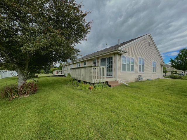 2949 Clearwater LANE, Waukesha, WI 53189