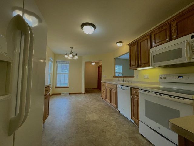 2949 Clearwater LANE, Waukesha, WI 53189