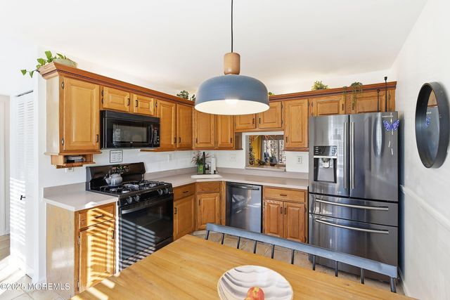 124 Secretariat Court, Tinton Falls, NJ 07724