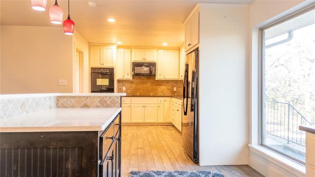 16303 E Rock Creek Road, Norman, OK 73026