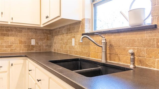 16303 E Rock Creek Road, Norman, OK 73026