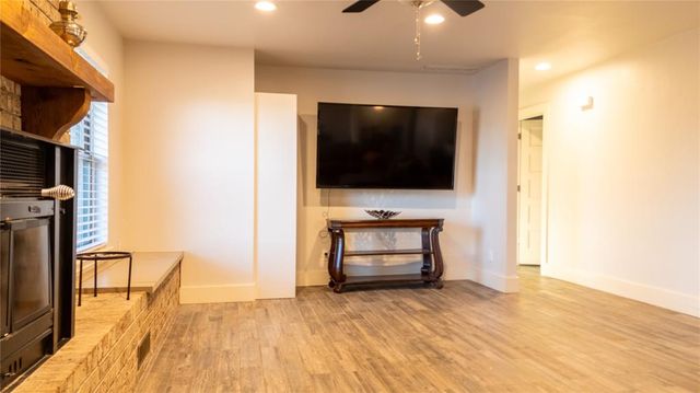 16303 E Rock Creek Road, Norman, OK 73026