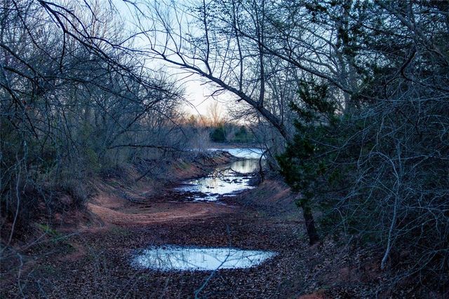 16303 E Rock Creek Road, Norman, OK 73026