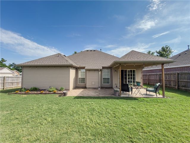 401 Worchester, Siloam Springs, AR 72761