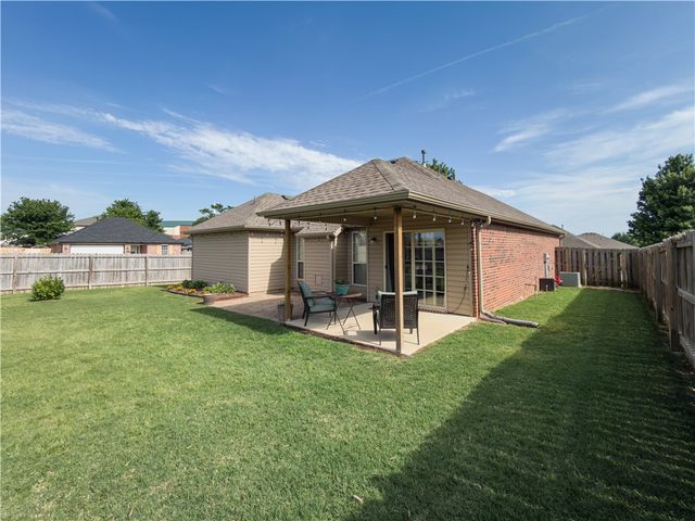 401 Worchester, Siloam Springs, AR 72761