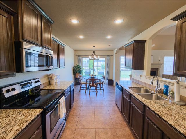 401 Worchester, Siloam Springs, AR 72761