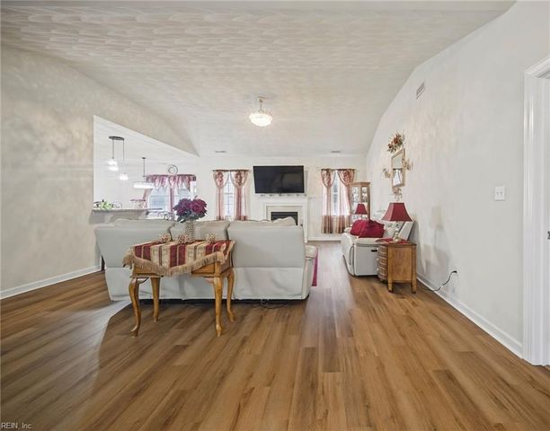 2448 Orchard Hill LN, Virginia Beach, VA 23456