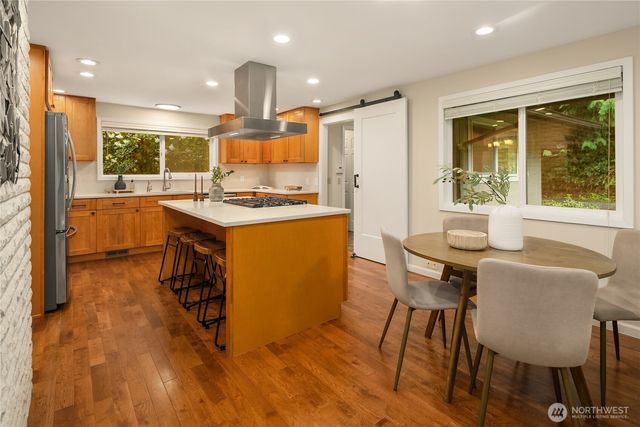 17707 SE 60th Street, Bellevue, WA 98006