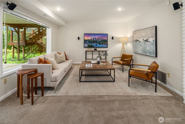 17707 SE 60th Street, Bellevue, WA 98006