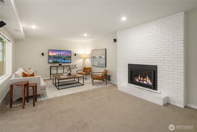 17707 SE 60th Street, Bellevue, WA 98006