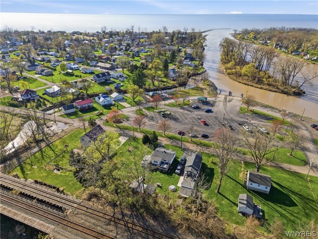 879 Triangle Drive, Hanover, NY 14081