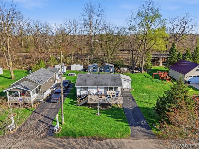879 Triangle Drive, Hanover, NY 14081