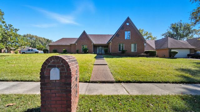 5084 AUTUMN MORNING LN, Memphis, TN 38125