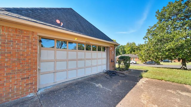 5084 AUTUMN MORNING LN, Memphis, TN 38125