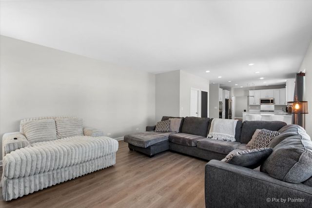 2431 Trailside Lane, Wauconda, IL 60084