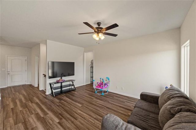 817 Shane Court, Belton, MO 64012