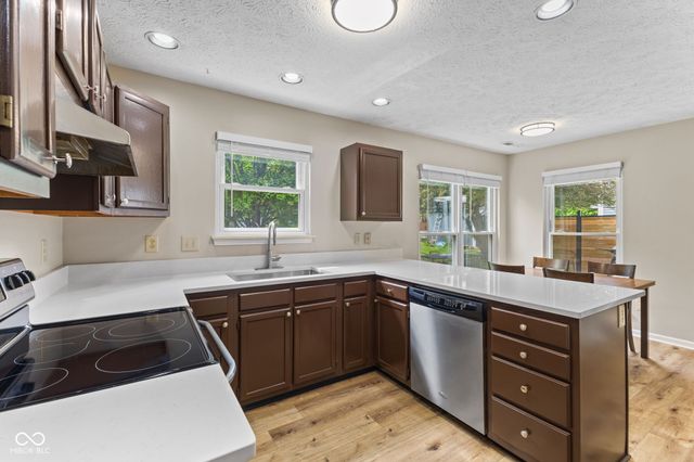 12427 Doe Lane, Indianapolis, IN 46236