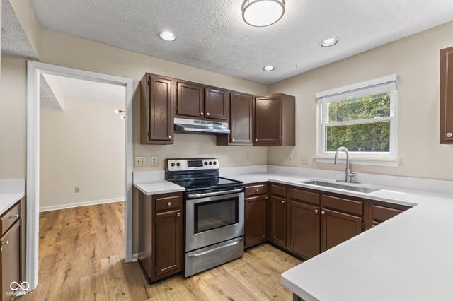 12427 Doe Lane, Indianapolis, IN 46236