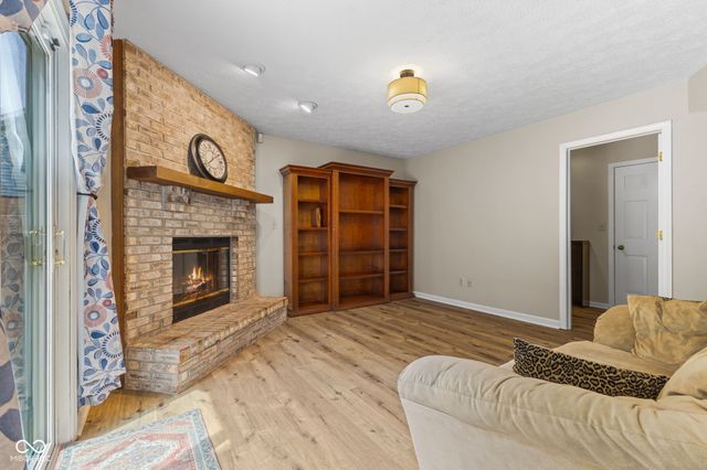 12427 Doe Lane, Indianapolis, IN 46236