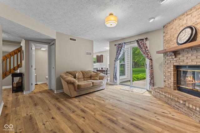 12427 Doe Lane, Indianapolis, IN 46236