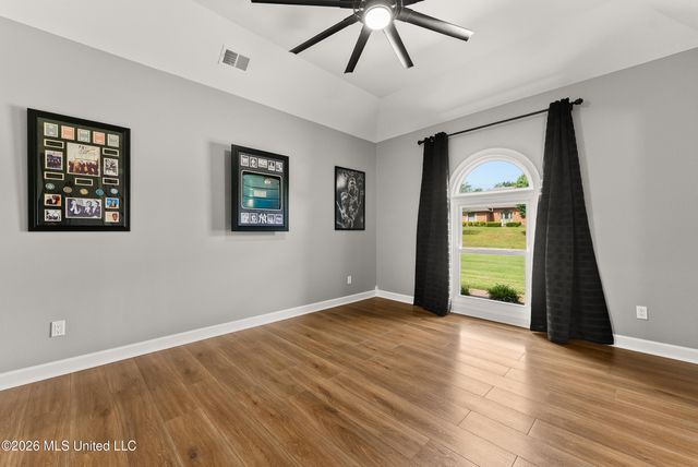 7254 Flower Creek Drive, Southaven, MS 38671