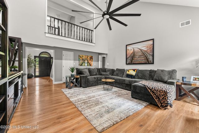 7254 Flower Creek Drive, Southaven, MS 38671