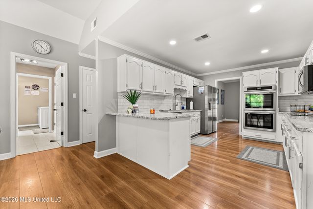 7254 Flower Creek Drive, Southaven, MS 38671