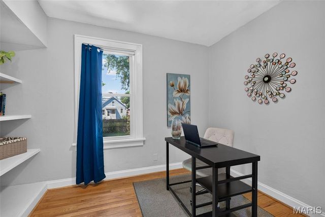 4710 Tesson Street, St Louis, MO 63116