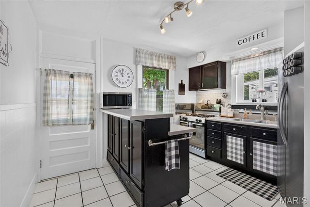 4710 Tesson Street, St Louis, MO 63116