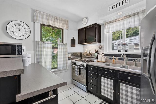4710 Tesson Street, St Louis, MO 63116