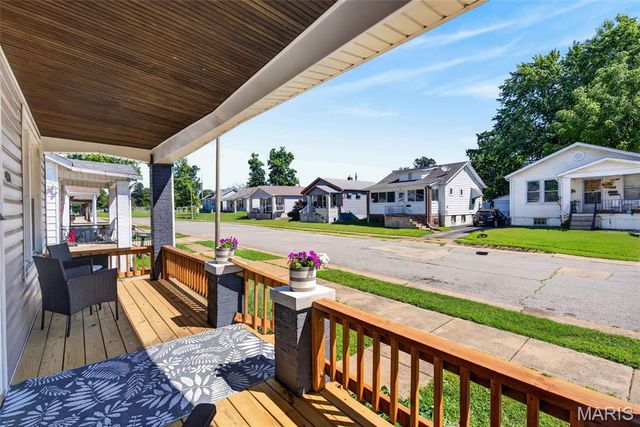4710 Tesson Street, St Louis, MO 63116
