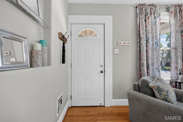 4710 Tesson Street, St Louis, MO 63116