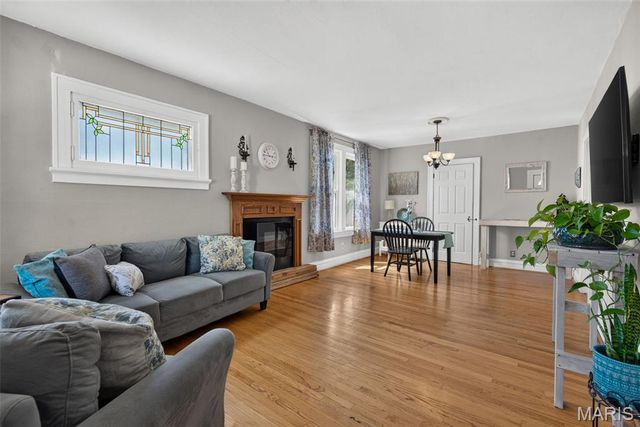 4710 Tesson Street, St Louis, MO 63116