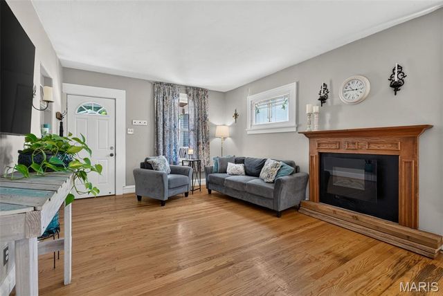 4710 Tesson Street, St Louis, MO 63116