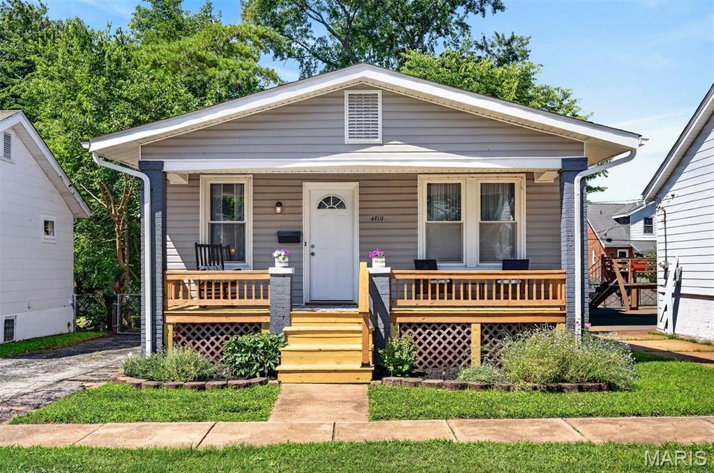 4710 Tesson Street, St Louis, MO 63116