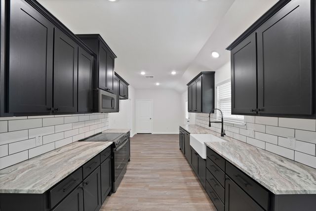 116 Sedona Creek Court, Poolville, TX 76487