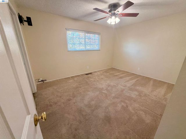 312 Robert Way, Livermore, CA 94550