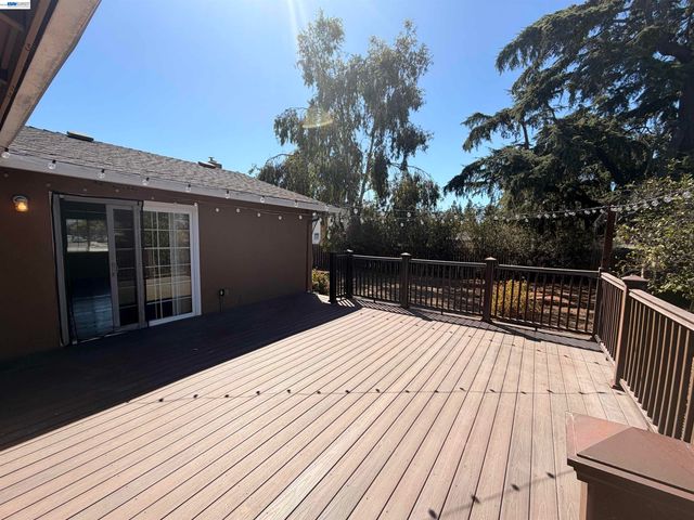 312 Robert Way, Livermore, CA 94550